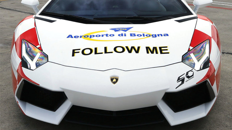 Illustration for article titled Lamborghini Aventador Now Being Used At Airport Because Why Not